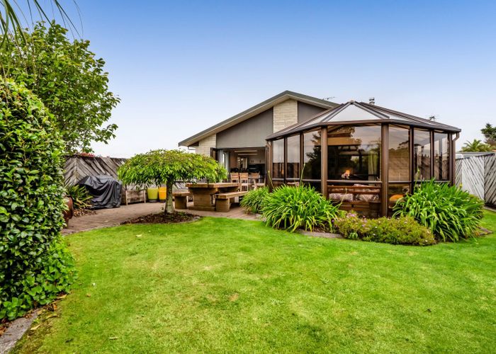  at 17 Caledonia Place, Highlands Park, New Plymouth, Taranaki