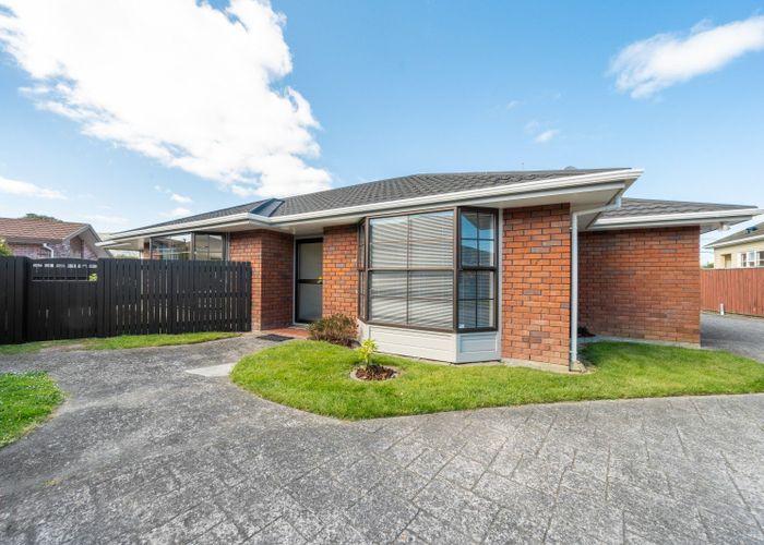  at 2/41 Athlone Crescent North, Avalon, Lower Hutt