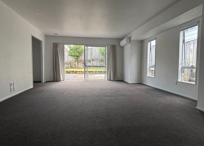  at 2/45 Sungrove Rise, Sunnyvale, Waitakere City, Auckland