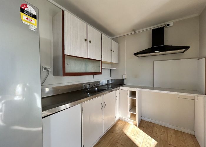  at 26 Seaside Avenue (downstairs), Waterview, Auckland City, Auckland