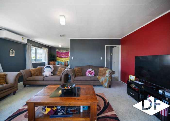  at 27 Palermo Place, Clover Park, Manukau City, Auckland