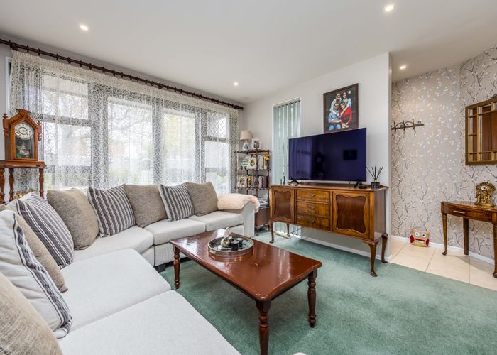  at 1/8 Landscape Road, Papatoetoe, Manukau City, Auckland