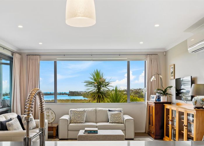 Free property data for 14 Portland Park Road, Silverdale homes.co.nz