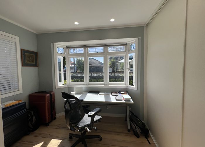  at 11 Ocean View Road, Milford, North Shore City, Auckland