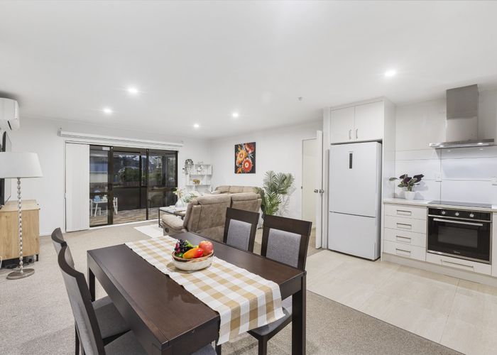  at 2/28 Caspar Road, Papatoetoe, Manukau City, Auckland