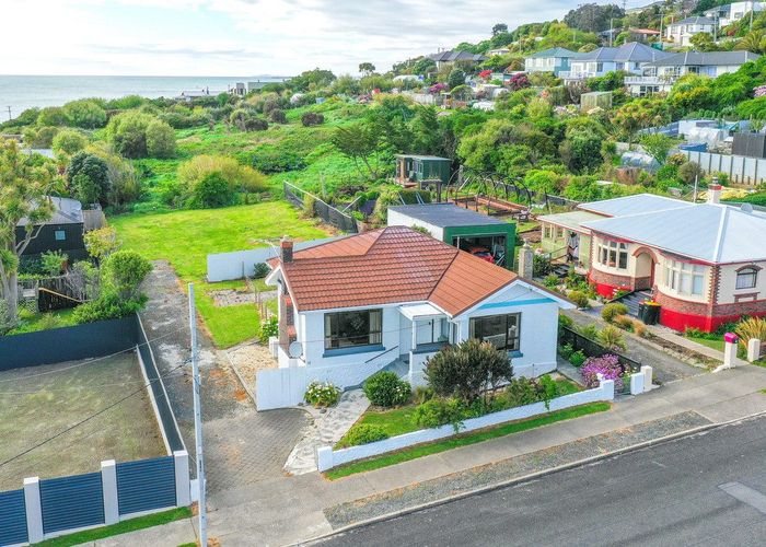  at 12 Walker Street, Bluff