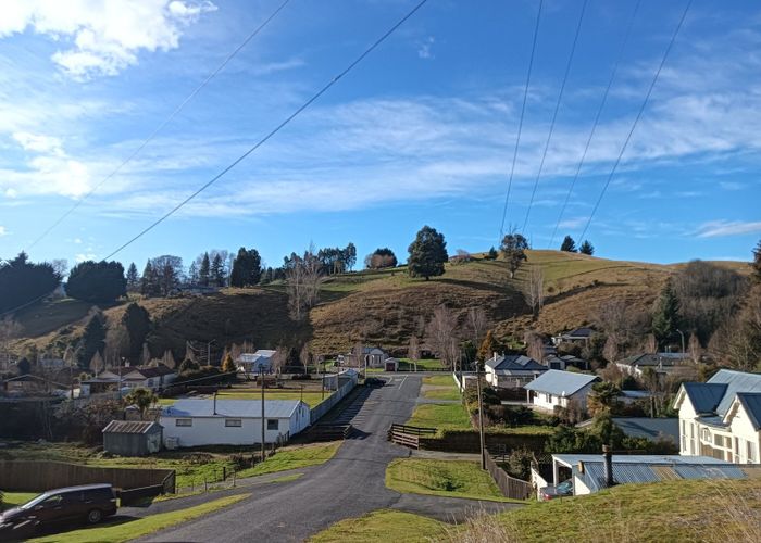  at 6 Iona Street, Lawrence, Clutha, Otago