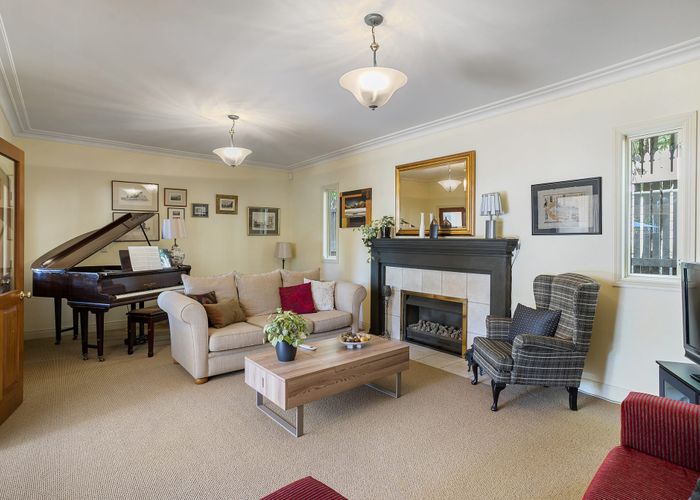  at 4 Sylvan Valley Avenue, Titirangi, Auckland