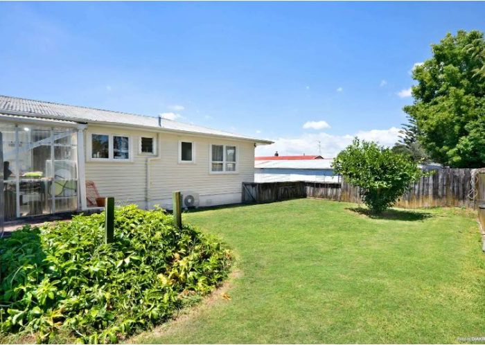  at 6 Dreadon Road, Manurewa, Manukau City, Auckland