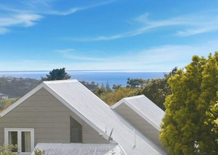  at 657 East Coast Road, Browns Bay, North Shore City, Auckland