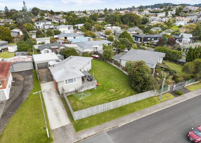  at 6 Blease Street, New Lynn, Waitakere City, Auckland