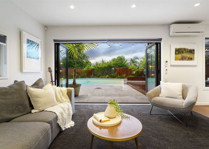  at 1/41 Lake Road, Northcote, Auckland