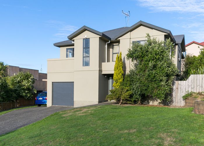  at 4 Forbes Lane, Newlands, Wellington