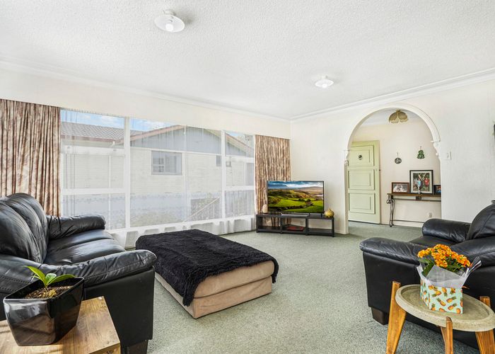  at 25 Sunnyhills Avenue, Glenview, Hamilton