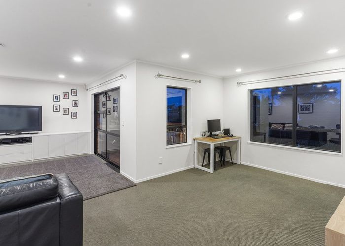  at 20 Matisse Drive, West Harbour, Auckland