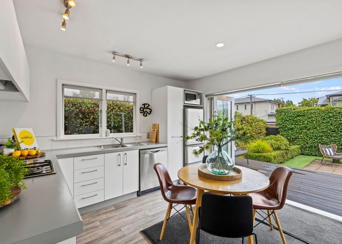  at 2/110 Leinster Road, Strowan, Christchurch