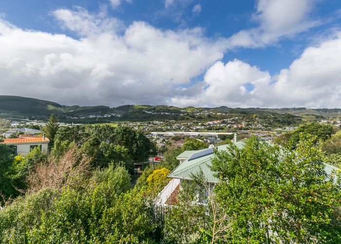  at 7 Victory Crescent, Tawa, Wellington