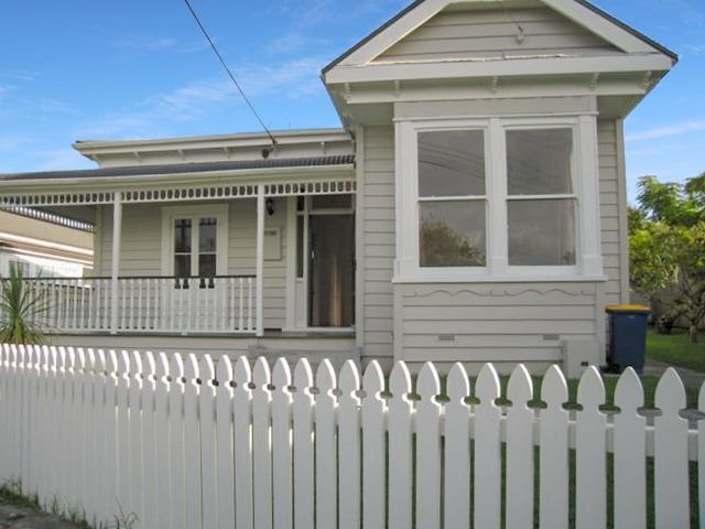  at 7 Waterview Road, Stanley Point, Auckland