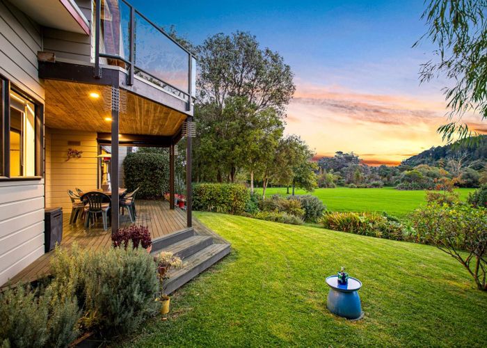  at 15A Taioma Crescent, Te Atatu Peninsula, Waitakere City, Auckland