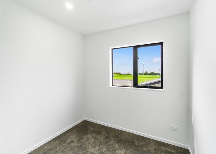  at 2/34A Secretariat Place, Randwick Park, Manukau City, Auckland