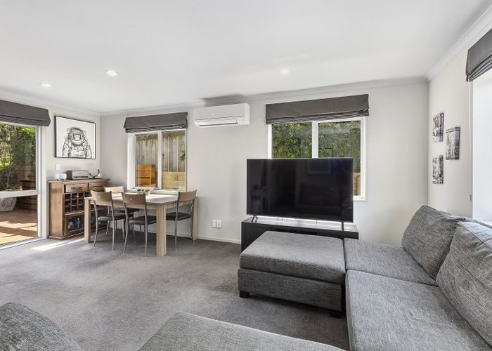  at 7/16 Black Rock Road, Newlands, Wellington