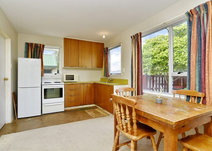  at 1/52 Royal Park Drive, Parklands, Christchurch