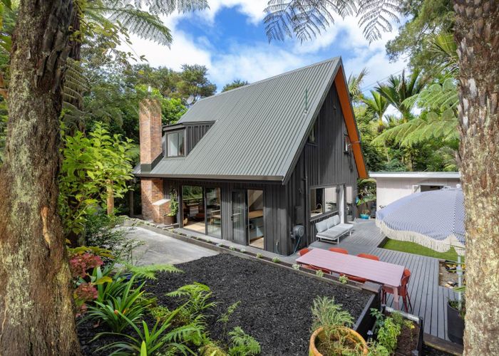  at 324 Huia Road, Titirangi, Waitakere City, Auckland