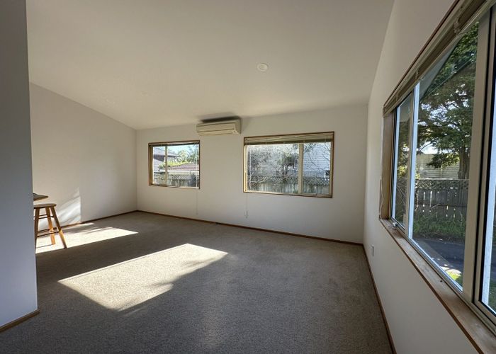  at 1070 Beach Road, Torbay, North Shore City, Auckland