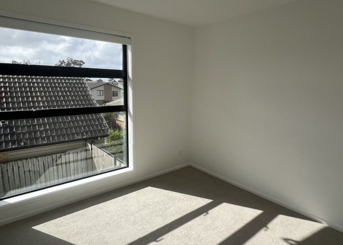  at 18 Rauemi Way, Te Atatu South, Waitakere City, Auckland