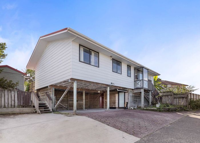  at 2/577 Richardson Road, Mount Roskill, Auckland