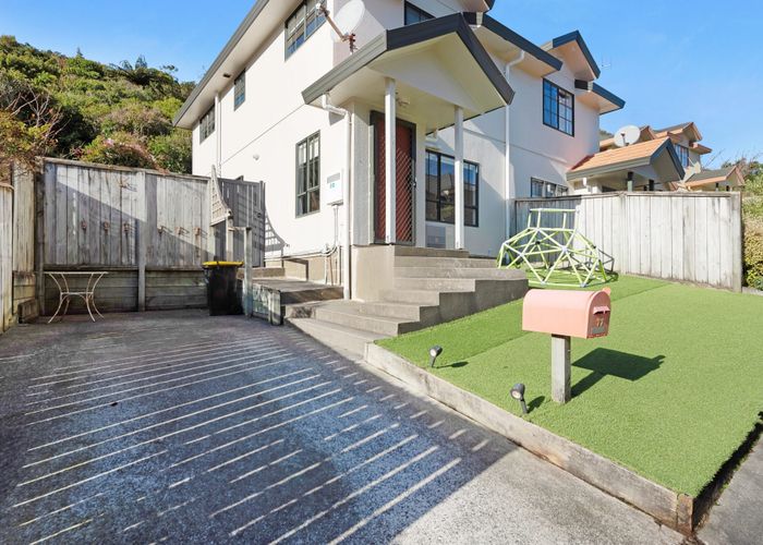  at 77 Woodhouse Avenue, Karori, Wellington