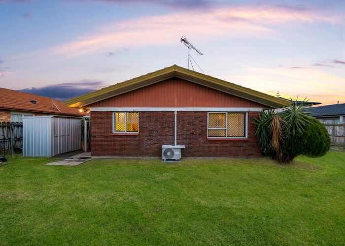  at 4/24 Robertson Road, Favona, Manukau City, Auckland