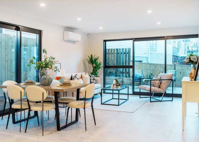  at 42B Larissa Avenue, Henderson, Waitakere City, Auckland