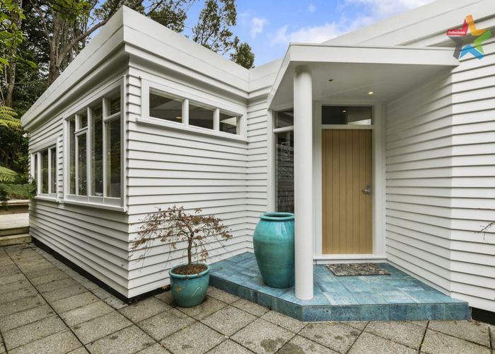  at 1 Huia Road, Days Bay, Lower Hutt