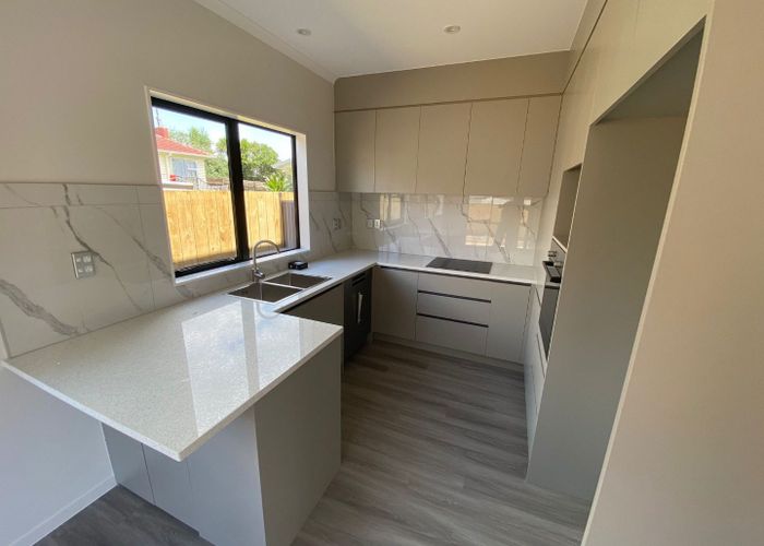  at 8/52 Wedgwood Avenue, Mangere East, Manukau City, Auckland