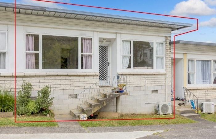  at 2/134 Edmonton Road, Te Atatu South, Auckland