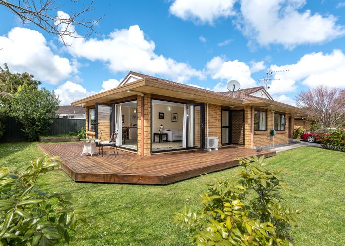  at 1/11 Majesty Place, Half Moon Bay, Auckland