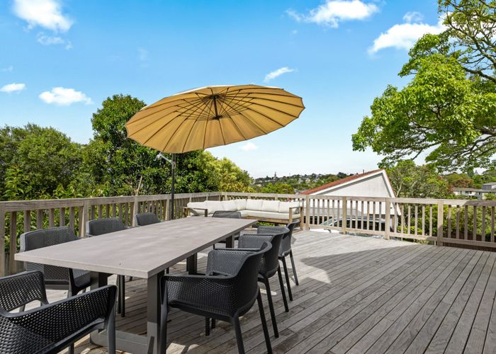  at 2/14B Camrose Place, Glenfield, Auckland