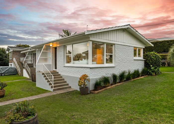  at 1/14 Westwell Road, Belmont, North Shore City, Auckland