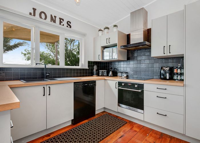  at 31 Garfield Road, Helensville, Helensville