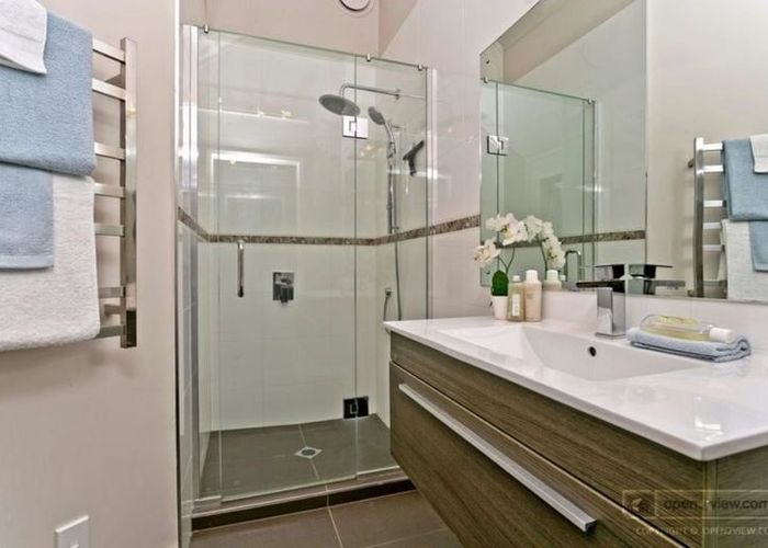  at 19 Beach Road, Castor Bay, North Shore City, Auckland