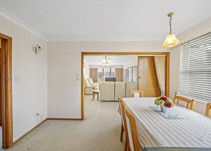  at 2/1 Hamilton Road, Papatoetoe, Manukau City, Auckland