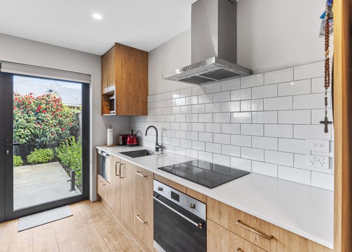  at 2/17 Hornbrook Street, Waltham, Christchurch