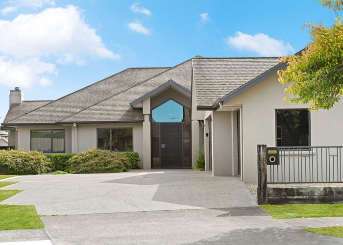  at 14 Winslow Court, Huntington, Hamilton, Waikato