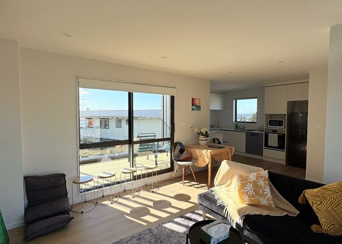  at 27D Te Atatu Road, Te Atatu South, Waitakere City, Auckland