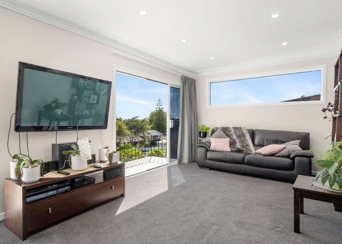  at 1/5 Kayeleen Place, Cockle Bay, Manukau City, Auckland