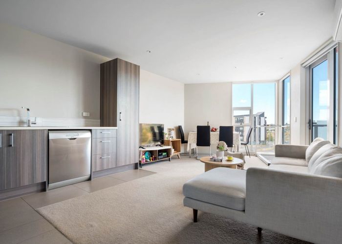  at 402/1 Rose Garden Lane, Albany, North Shore City, Auckland