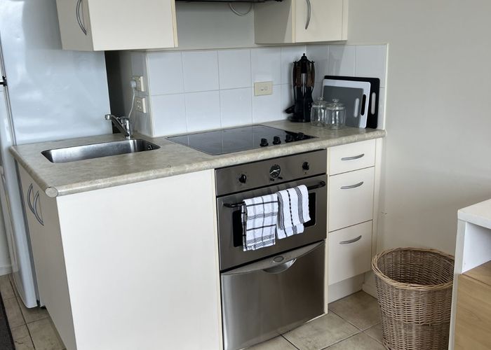  at 3F/18 RONWOOD AVE, City Centre, Manukau City, Auckland