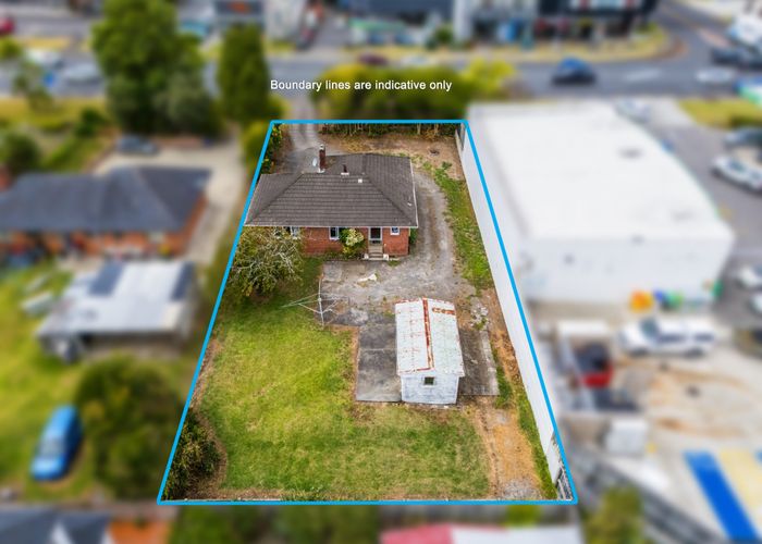  at 142 Lincoln Road, Henderson, Waitakere City, Auckland