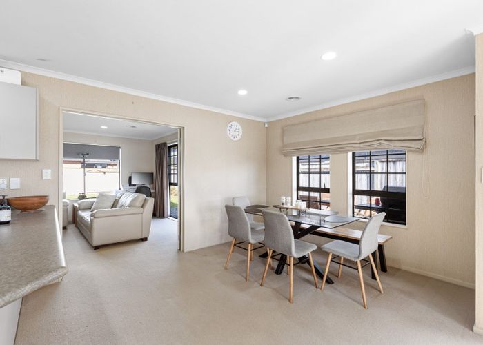  at 8 Cleveland Heights, Kelvin Grove, Palmerston North